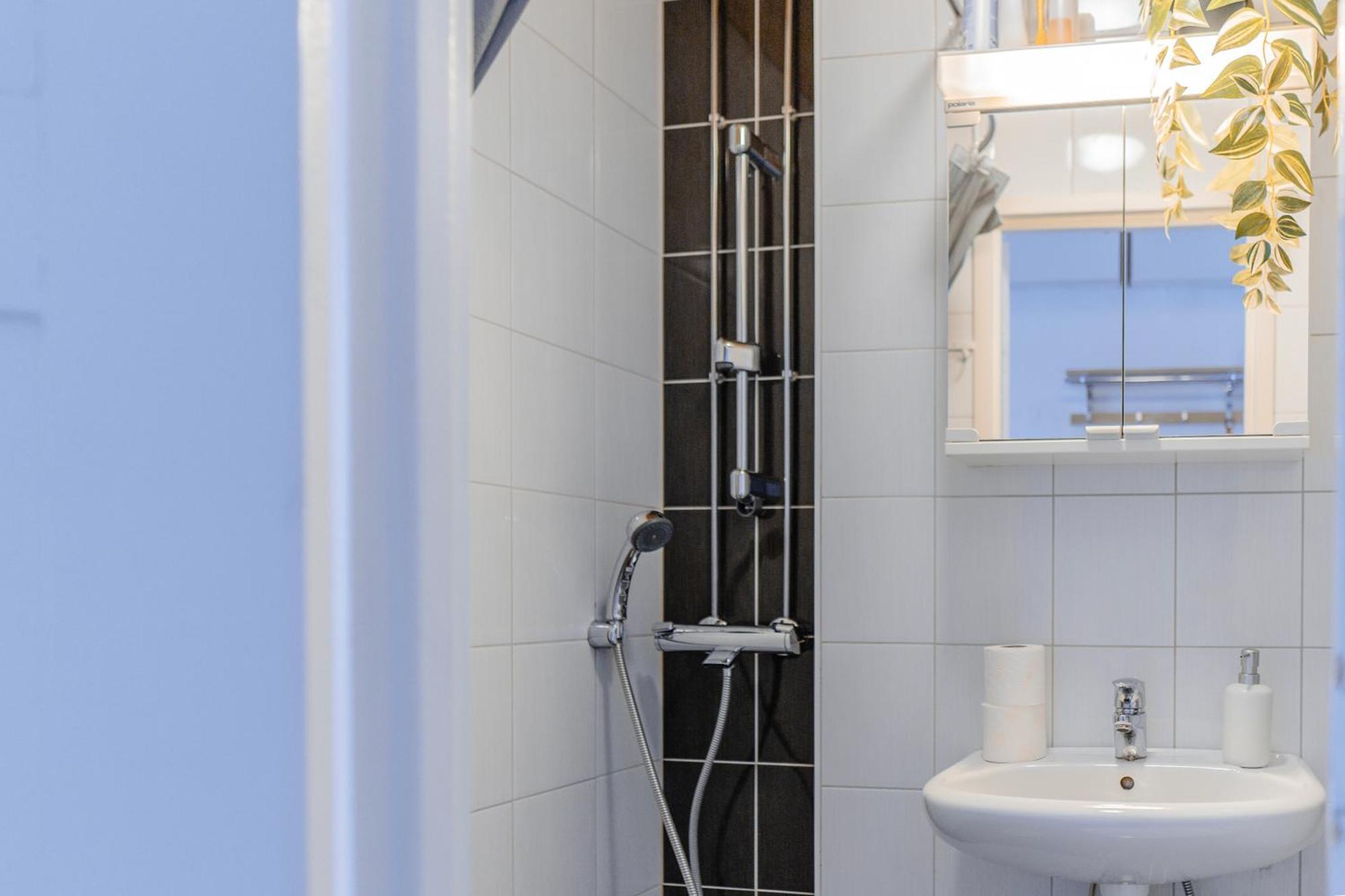 Nordstay - Stylish Central Studio Self Check-In Helsingfors Exteriör bild